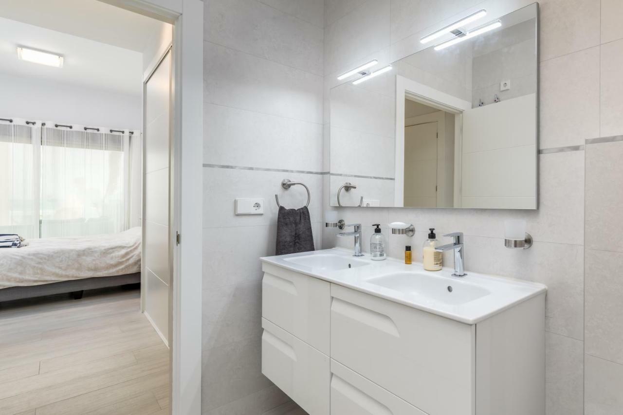 Luxury Beach Front Apartment With Pool Valencia Ngoại thất bức ảnh